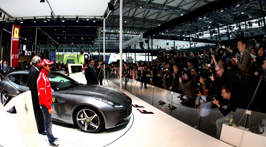  Ferrari FF 2011 года  (фото 15 из 195)